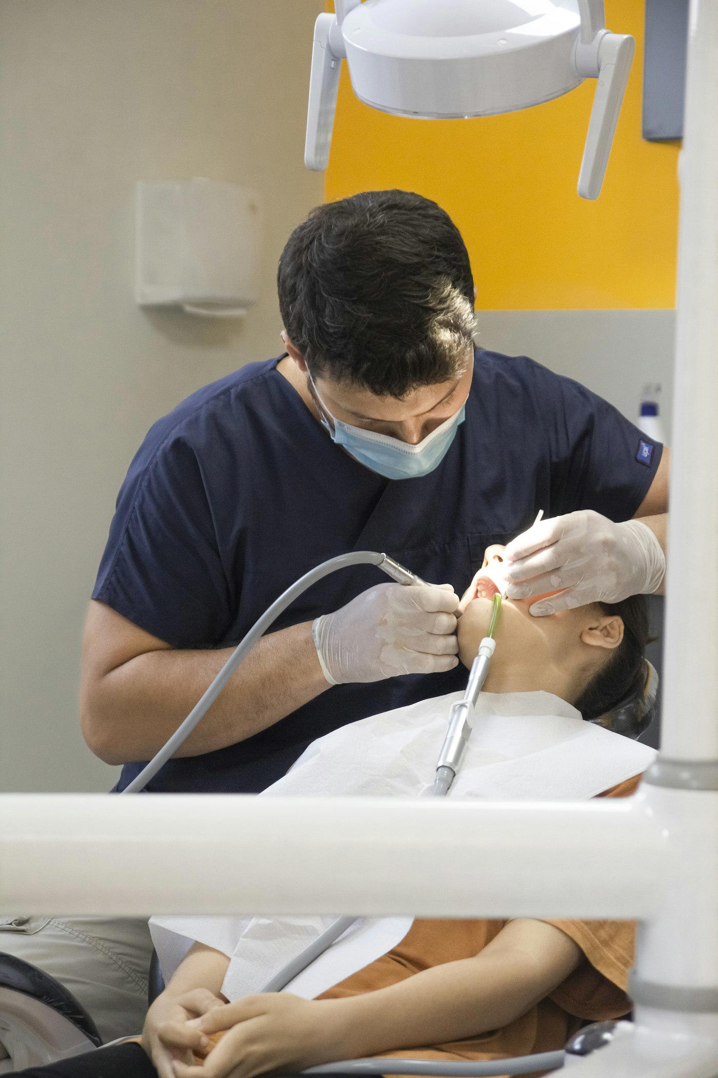 coroa unitária em porcelana