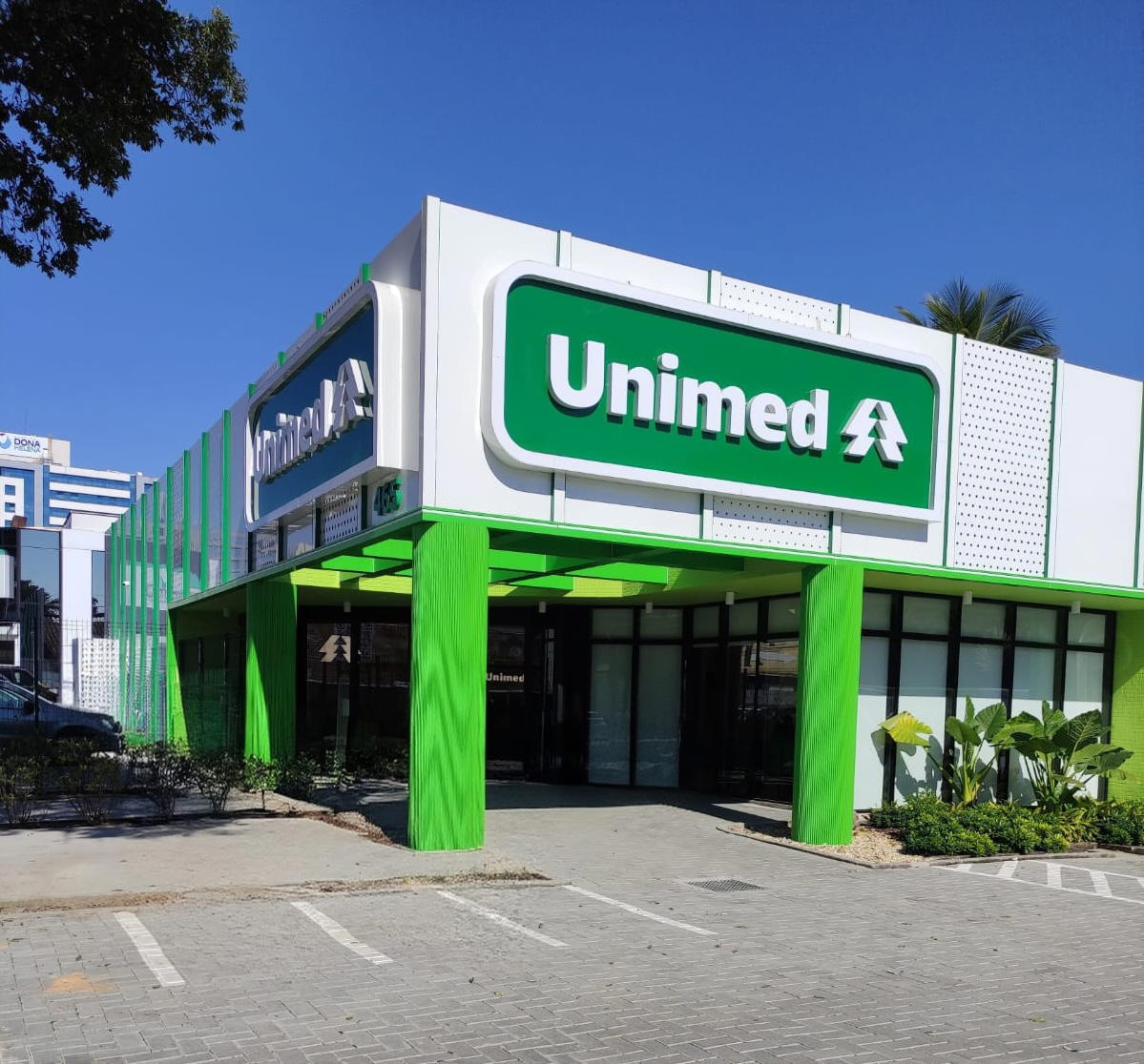 Fachada executada para Unimed