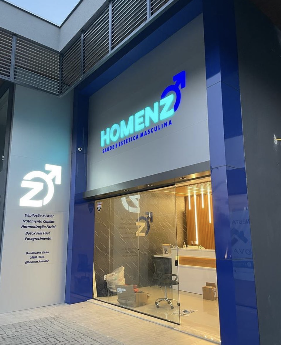 Fachada executada para Homenz