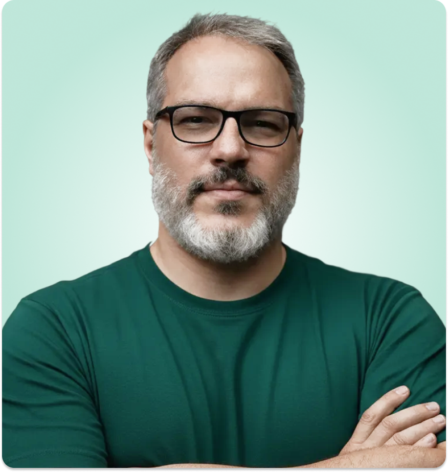 Professor Lucas Dias