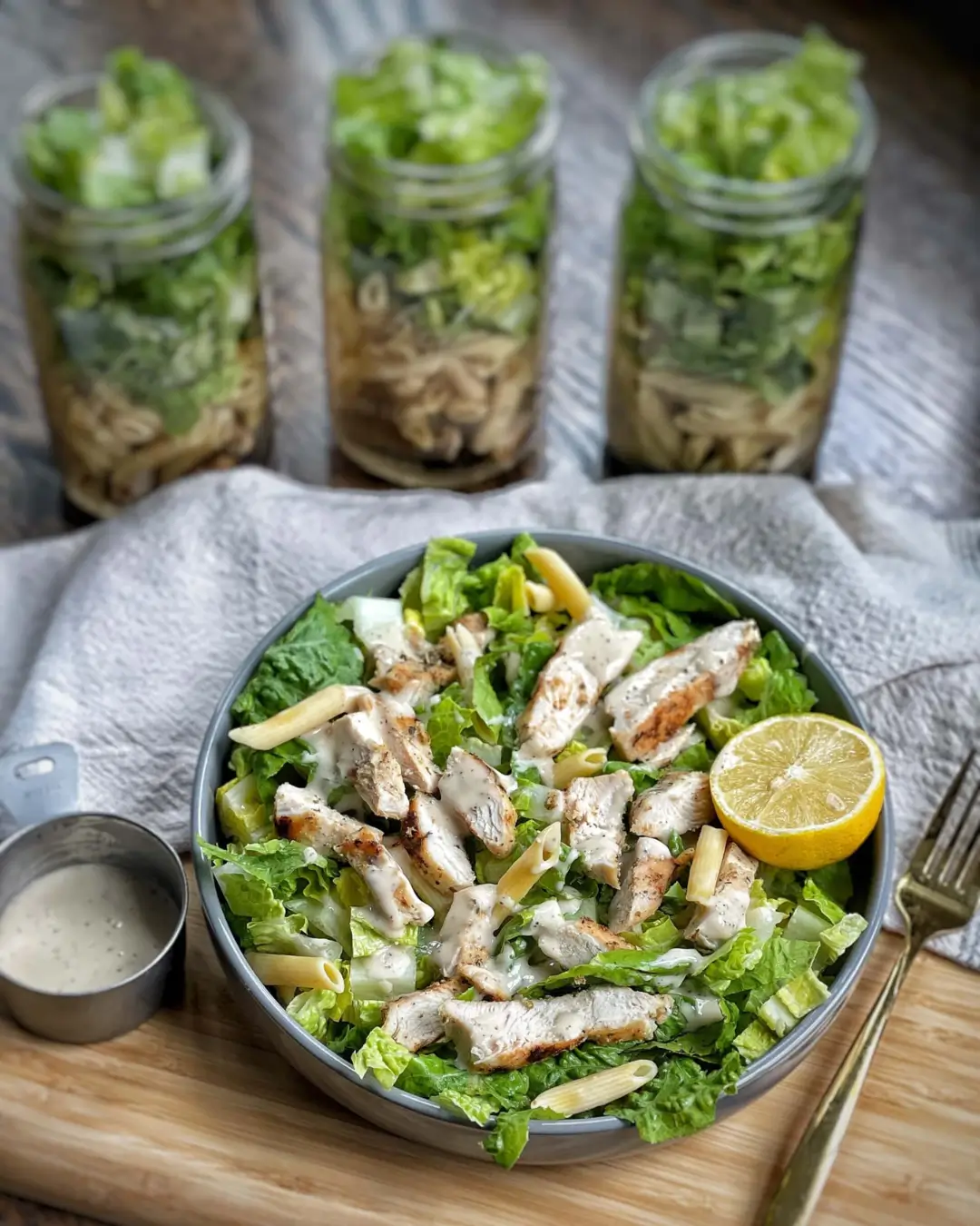 Ensalada Toscana preparada en frasco con aderezo siciliano