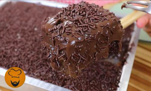 Bolo de Chocolate Fofinho e Molhadinho