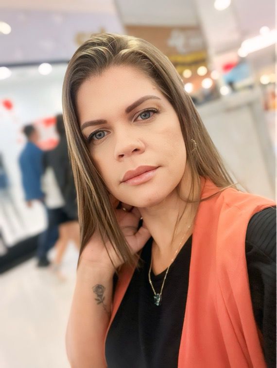 Janaína Godoy — Criadora do Luz da Bíblia