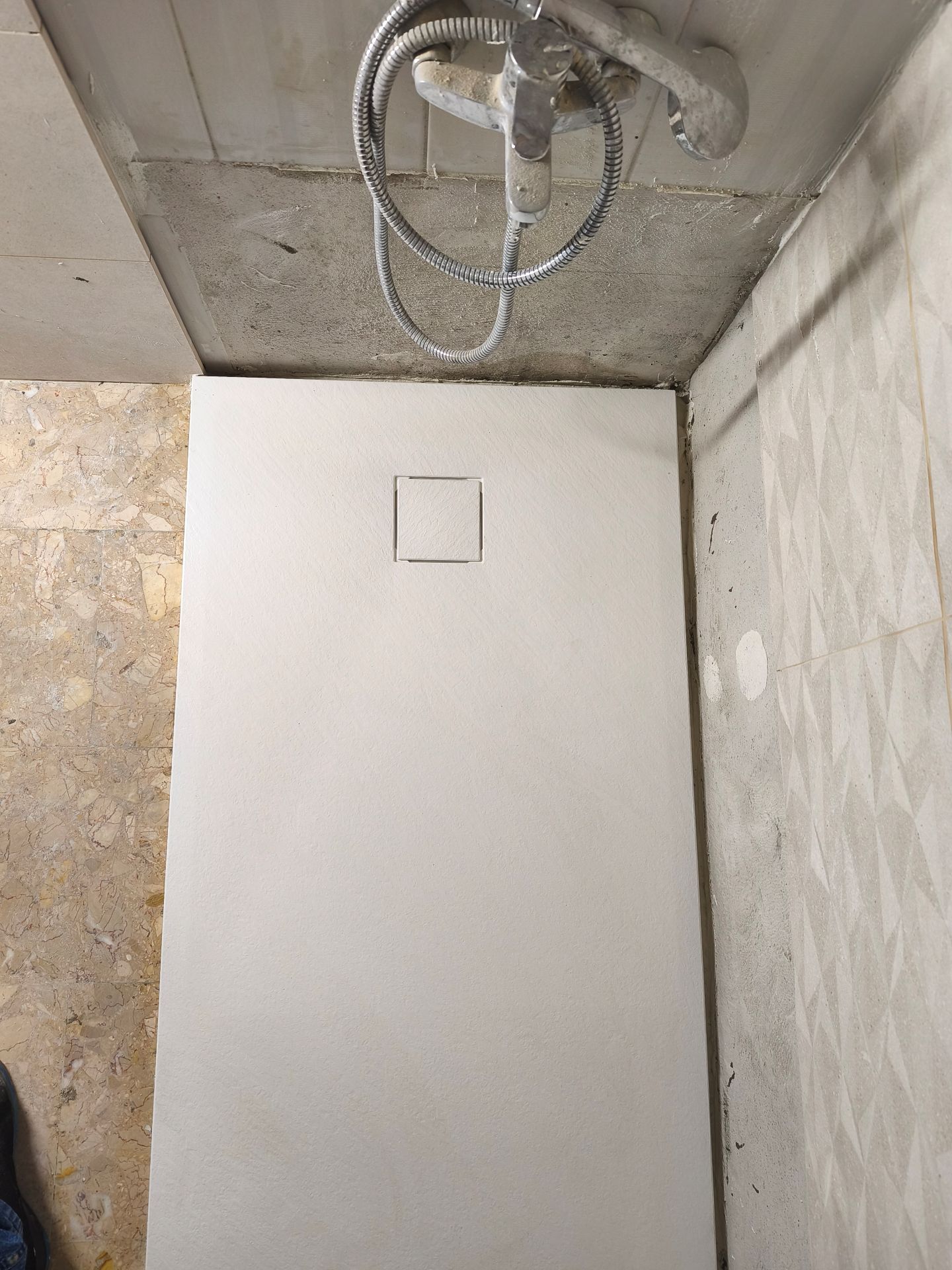 Instalação da base de duche - Pacheco's Serviços Algarve