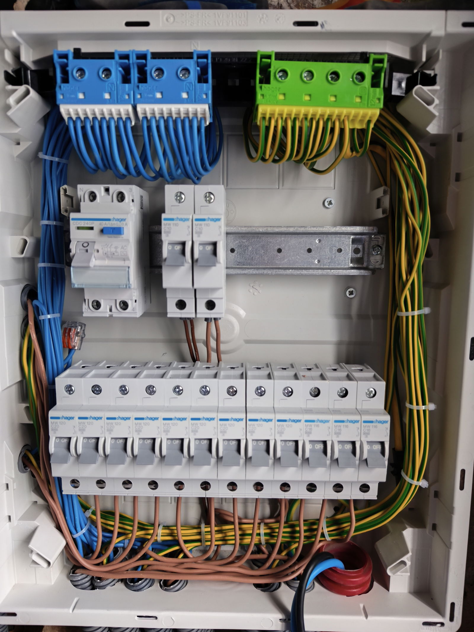 Diagnóstico do quadro elétrico antigo - Pacheco's Serviços Algarve